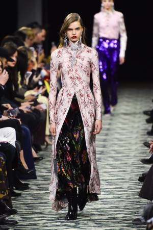 パコ ラバンヌ 2019年秋冬コレクション - ”バブル黄金期”の社交場で女性たちが愛した装い