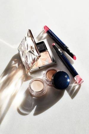 クレ・ド・ポー ボーテ “光を満喫する”夏メイク、スティックルージュ&クリームアイシャドーの限定色