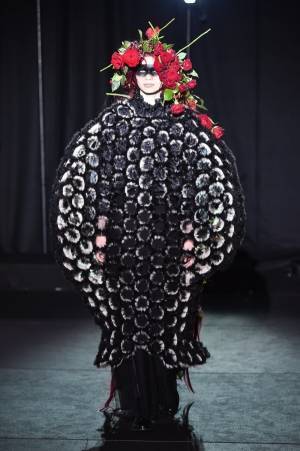 ノワール ケイ ニノミヤ 2019-20年秋冬コレクション - 相反するものの対峙が生む女性らしさ