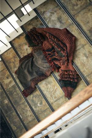 エボニー19年秋冬"現代民族"がテーマのニットウェアやドレス、大阪で先行受注会も