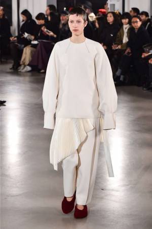 シクラス 2019-20年秋冬コレクション - コントラストがモダンさへ繋げる