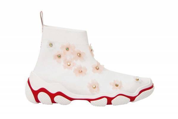 レッド ヴァレンティノから“桜咲く”限定スニーカー - ジェイアール京都伊勢丹店の限定Tシャツも