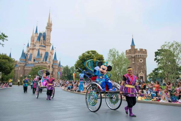 東京ディズニーリゾート「ディズニー七夕デイズ」織姫＆彦星に扮したミッキーとミニー登場、限定グッズも