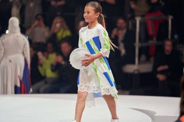 ナイキの最新ウィメンズウェア＆ユニフォーム、パリで世界の女子アスリートともに紹介