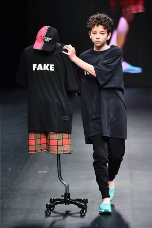 ネグレクトアダルトペイシェンツ 2019年秋冬コレクション - ほぼだいたい偽物