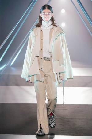 HARE 2019年秋冬コレクション - 表裏の曖昧さが生んだ美しさと自由