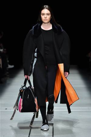 ハハ 2019年秋冬コレクション - モードへ繋がるユニバーサルデザイン