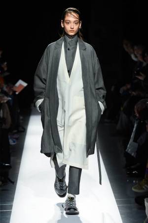 アーネイ 2019-20年秋冬コレクション - こだわりを細部に宿したリアルクローズ