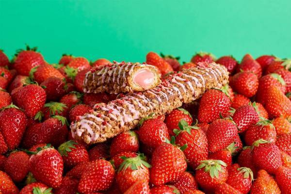 クロッカンシュー ザクザク、いちご尽くしの春限定シュークリーム「いちごザク」発売