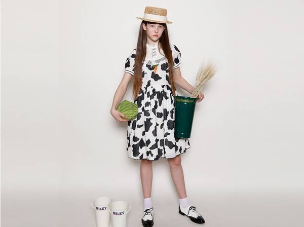 エミリーテンプルキュート“カウ(牛)”ワンピース＆“リアルキャロット”ネックレス