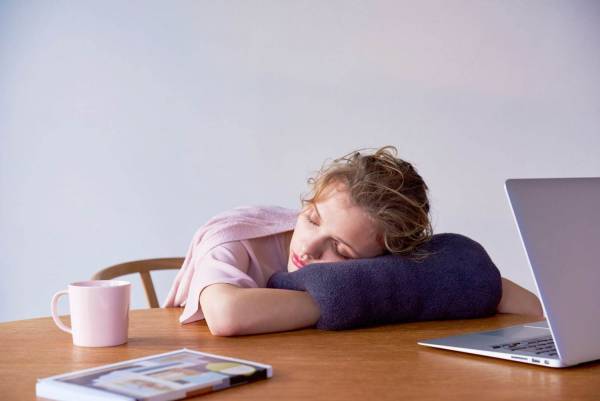 ジェラート ピケ「オフィス用」カーディガン＆おひるね枕、メンズ・ウィメンズで発売