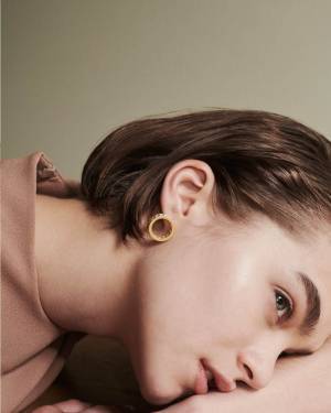 "ドーナツ"モチーフのアクセサリー、ジュール クチュールが永田町のドーナツ店とコラボ