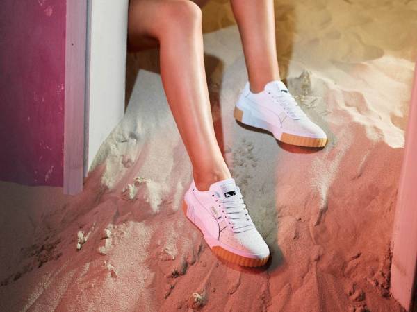 プーマの新作ウィメンズスニーカー「カリ エキゾチック」見る角度で表情が変化する厚底ラバーガムソール