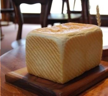 西武池袋本店「春のパンフェア」レブレッソなど人気ベーカリーの“高級食パン”20種が集結