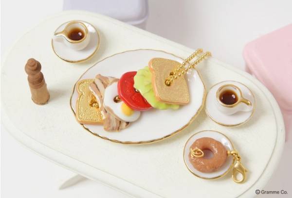 Q-pot.「朝食」アクセサリー、カスタマイズできる“サンドウィッチ”ネックレスや“バター”リング