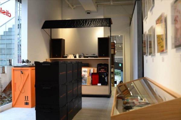 ポーター×ディスクユニオンのレコードイベントが表参道で、Tシャツやバッグなど限定アイテムも