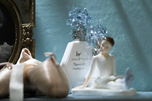 ジルスチュアート ビューティ、“結婚式前夜の花嫁”を体験する新作タッチアップイベントを表参道で