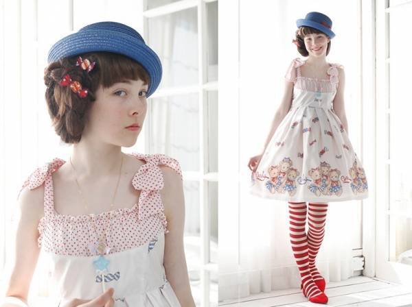 エミリーテンプルキュート“三つ子ベア”主役のトリコロールカラーのドレス、キャンディ柄でラブリーに