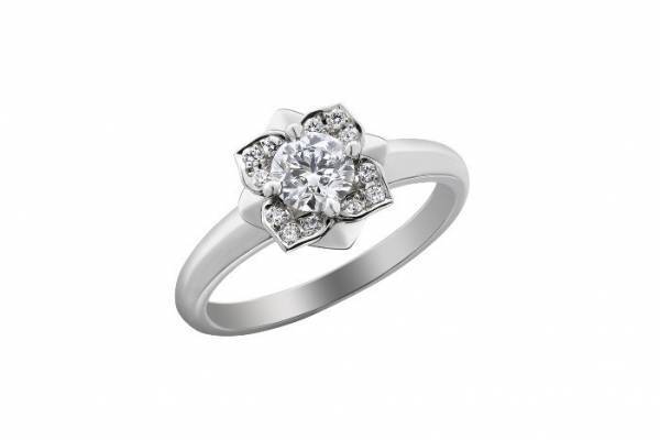 ナチュア & ニコライ バーグマン人気ブライダルリング「チューリップ」や「アジサイ」の婚約・結婚指輪