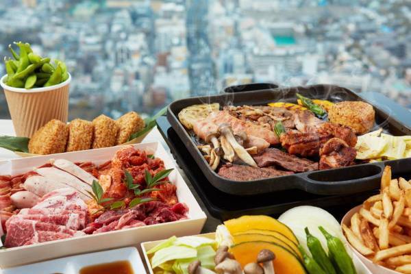 “日本一高い”ビアガーデンが大阪・あべのハルカスにオープン