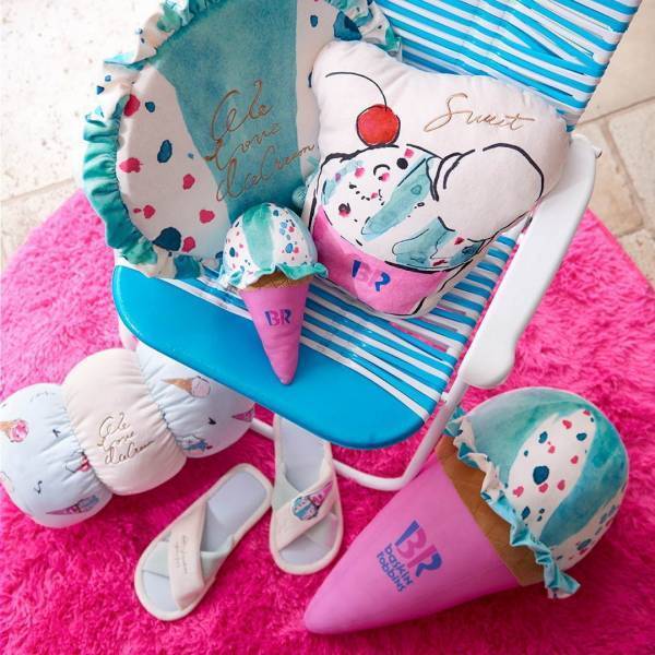 コクーニスト×サーティワン、アイス柄のクッションやポーチなどコラボアイテム発売