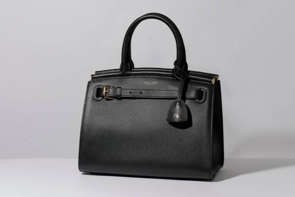 ラルフ ローレン新アイコンバッグ「The RL50」"トラベルバッグ"着想のベルト付き