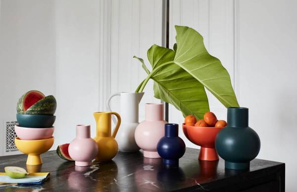 MoMAデザインストアが銀座ロフトにオープン、エナメルピン&ロゴ入りマグカップを先行発売