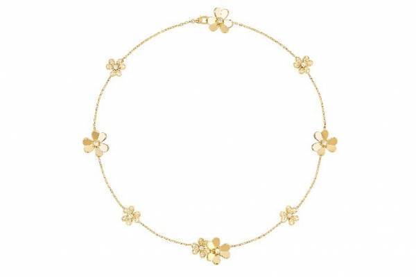 ヴァン クリーフ＆アーペルの新作ジュエリー、花を模ったイエロー＆ホワイトゴールドの輝き