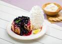 エッグスンシングス「ブルーベリーレアチーズパンケーキ」濃厚レアチーズ×ブルーベリーの爽やかな甘み