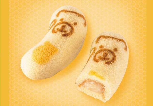 「空とぶ東京ばな奈くまッス」はちみつボトルを抱えた子熊がご挨拶、はちみつバナナ味の羽田空港限定版