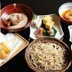 明治35年創業の老舗蕎麦屋「日本ばし やぶ久」が東京・銀座に、名物“カレー南ばん”など