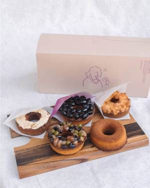 「コエ ドーナツ キョウト」限定ストアが渋谷に、オーガニック素材のフィナンシェドーナツを販売