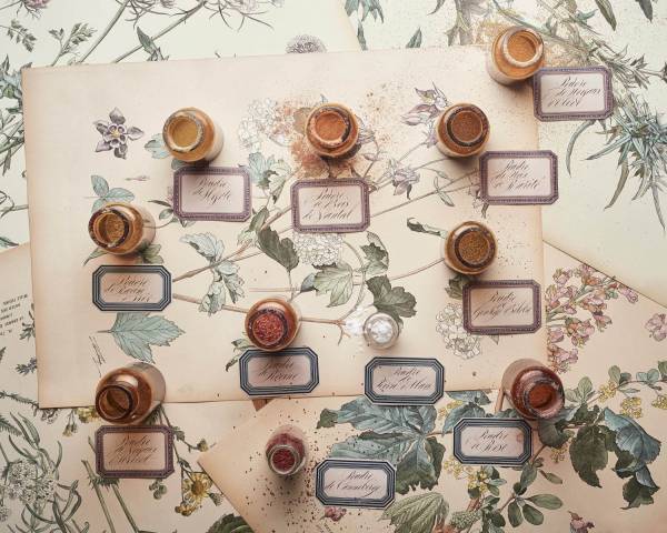 オフィシーヌ・ユニヴェルセル・ビュリー 13種の新パウダー、カスタマイズしてマスクや入浴剤に