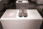 「ニューバランスアーカイブ展」原宿・札幌・大阪で、歴代“グレーカラー”スニーカーが集結
