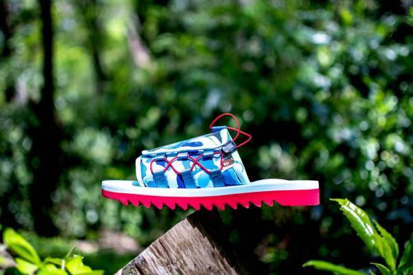 ア ベイシング エイプ×スイコックの迷彩サンダル、メンズ・レディース・キッズの3ラインで登場