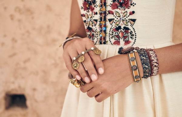 ディオールの新作ウェア＆アクセサリー、マラケシュで発表した20年リゾートコレクションより