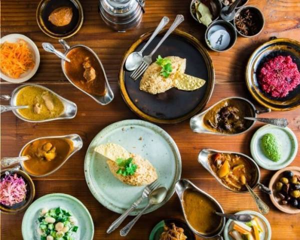 「あおぞらカリーフェス in 中京競馬場」スパイスカレーから地元名物の定番まで様々なカレー屋が集結