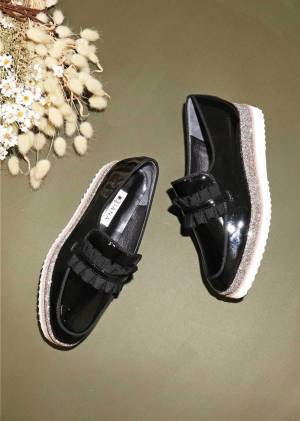 ダイアナのカスタムシューズ、チェックやレオパードなど自由に組み合わせる厚底ローファー