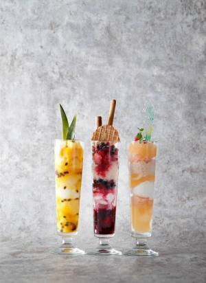 ウェスティンホテル東京、昼と夜で変わる「プレミアムパフェ」ひんやりフルーツパフェ＆ビターな大人パフェ
