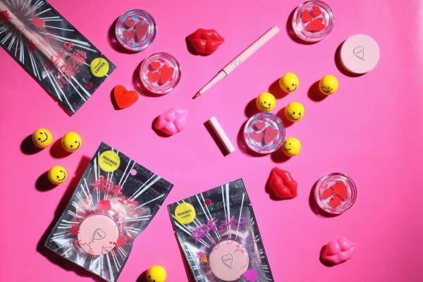 “ぷるんぷるん”のハートリップグロス＆“血色アイ”を叶えるサクラ アイライナーがフーミーから