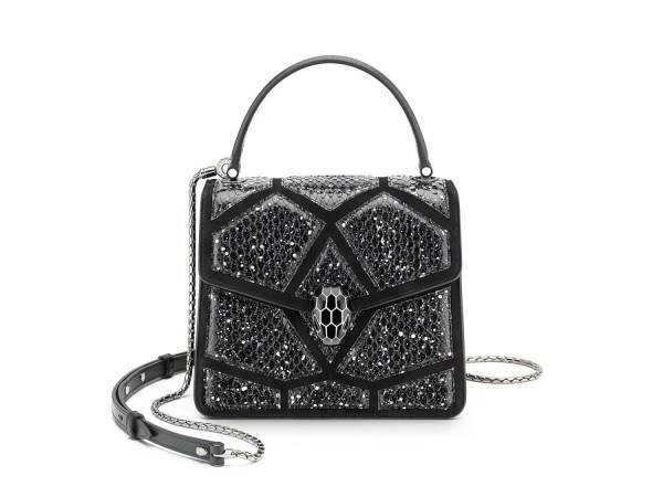 ブルガリ2019年秋冬“夜空に輝く星”を表現したチェーンバッグや柔らかなカーフスキンショルダーバッグ