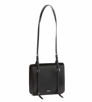 ジル サンダーの新アイコンバッグ「ホルスターバッグ」スクエア型ボディ×ベルト調ストラップ