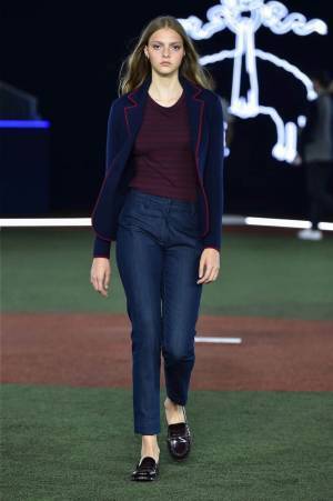 ブルックス ブラザーズ 2019年秋冬ウィメンズコレクション - 女性が着るタキシード