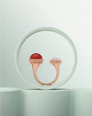 ヴァン クリーフ＆アーペルの新作ジュエリー、カラーストーンに変えられるネックレスなど