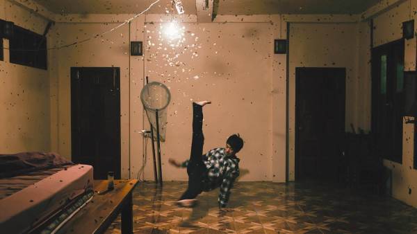 企画展「虫展」東京・赤坂で、虫を“デザインのお手本”とした幼虫の巣の建築作品など