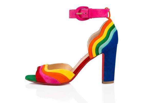 クリスチャン ルブタン“レインボーカラー”の限定シューズ、ポップなヒールサンダル&パンプス