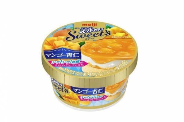 「明治 エッセルスーパーカップ Sweet's マンゴー杏仁」果肉入りマンゴーソースがたっぷり