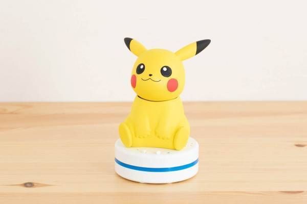 ピカチュウ型ロボット「ねえ ウチピカ」話しかけると、TV電源や音量調整を代行＆“10万ボルト”も