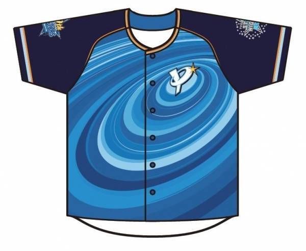 横浜DeNAベイスターズのランイベントが横浜で - 限定ユニフォームを着用して、夜景を眺めながらラン