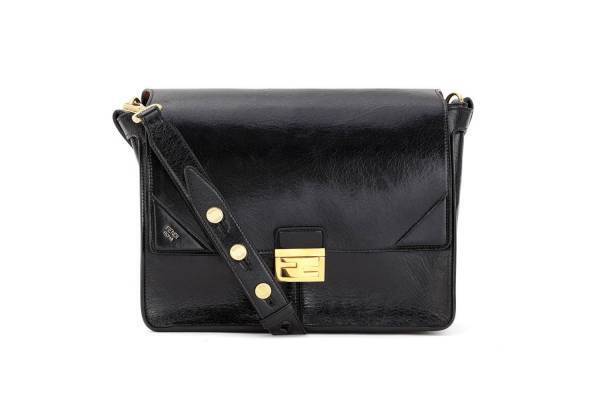 フェンディ新作バッグ「キャンユー(KAN U)」“FF”ロゴクロージャーのミニマルバッグ